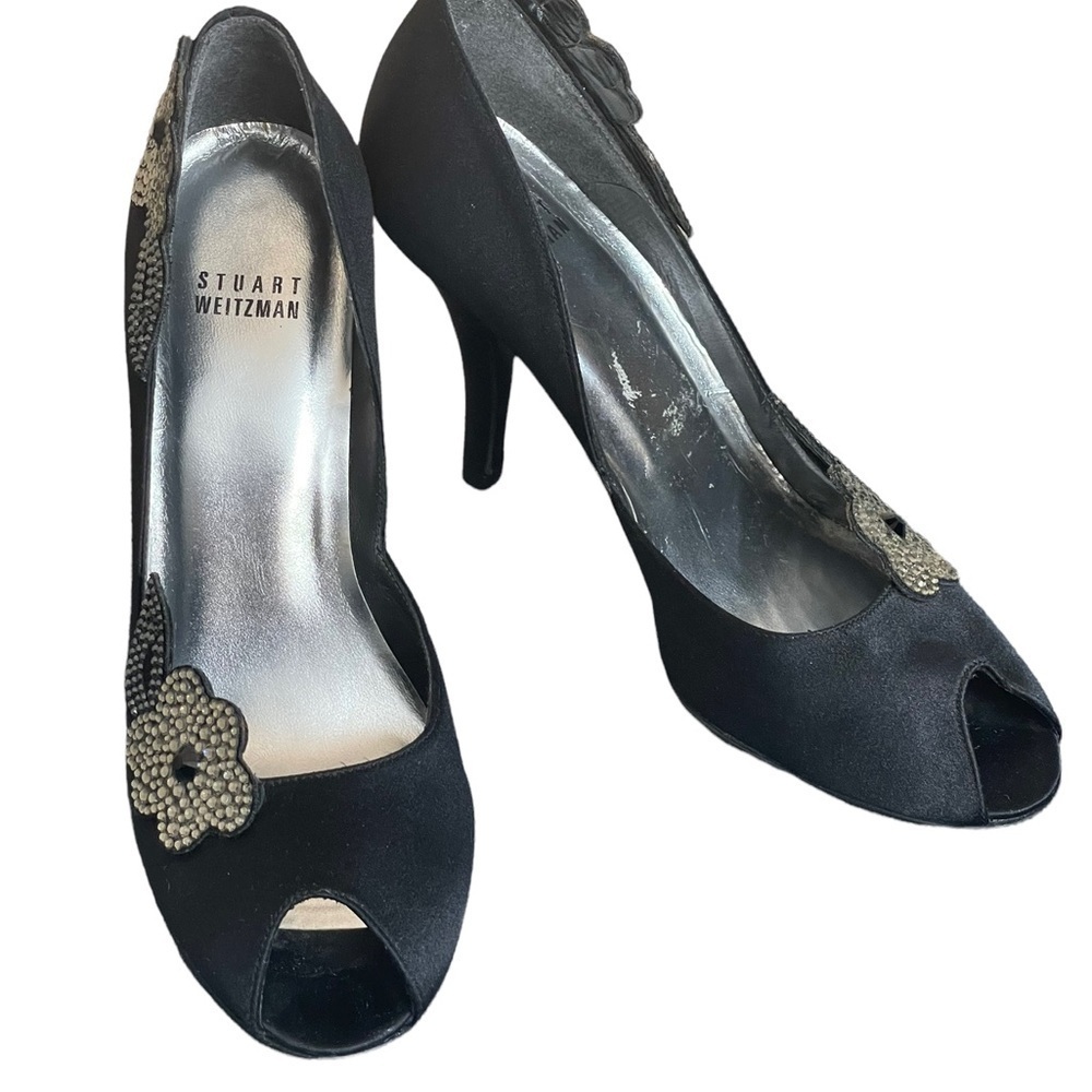 Stuart Weitzman black satin flower pointed toe pumps size 8M